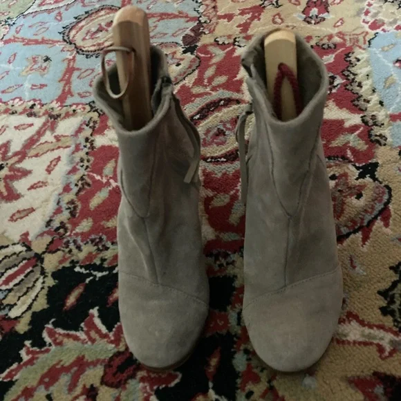 Boot - Picture 1 of 6